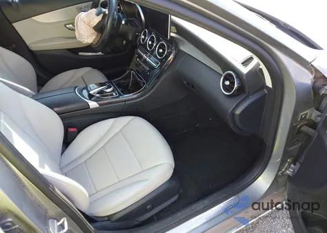 2016 Mercedes-Benz C 300 Luxury/Sport из США, поврежденный, VIN 55SWF4JB5GU115879